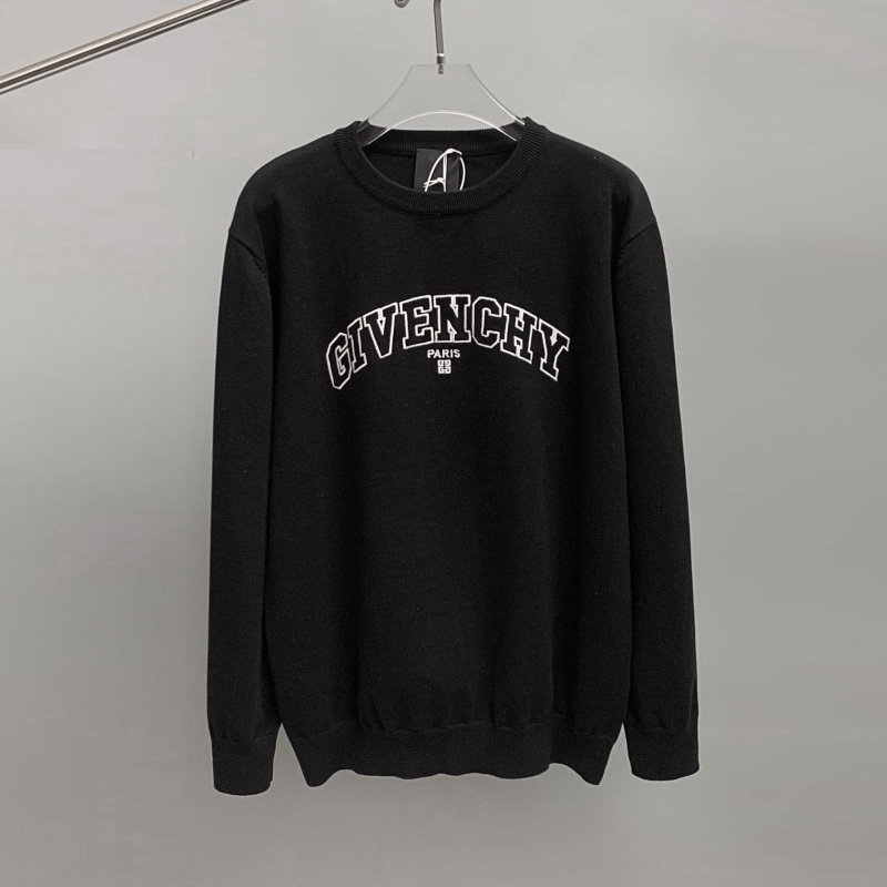 G*u*i sweaters